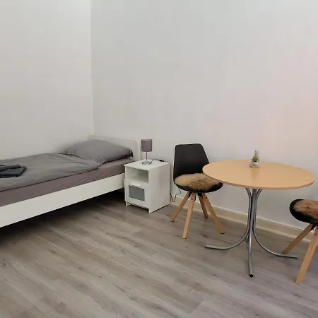 Grosse Monteurwohnung Bei Nina *